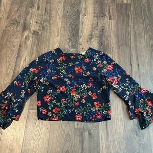 inTu Floral Crop Blouse Bell Sleeve Navy Boho Romantic Medium Feminine Garden